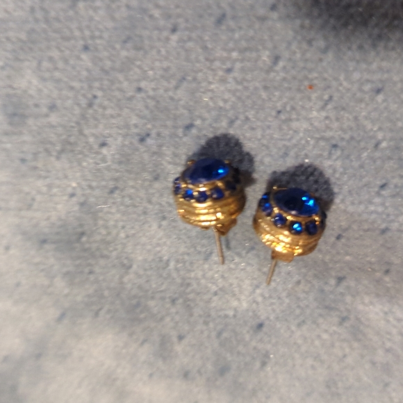 Earrings - Picture 3 of 4